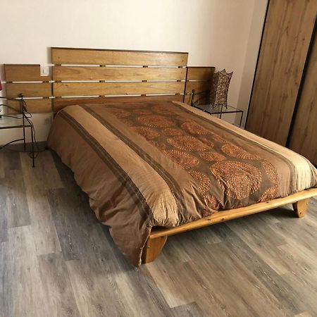 Chambre Familiale Chez L Habitant لوريول سور دروم المظهر الخارجي الصورة